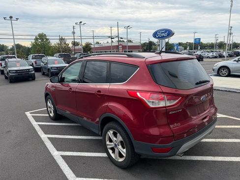 Used 2016 Ford Escape SE w/ Equipment Group 201A AWD/4WD image 9