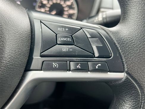 Used 2025 Nissan Altima 2.5 SV image 24