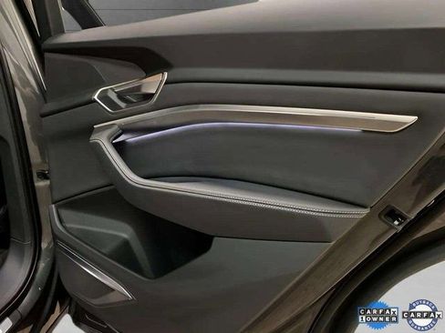 Used 2024 Audi Q8 e-tron Premium Plus image 78