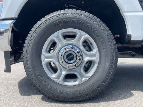 New 2025 Ford F350 XLT w/ FX4 Off-Road Package image 8