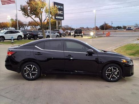 Used 2024 Nissan Sentra SV image 2