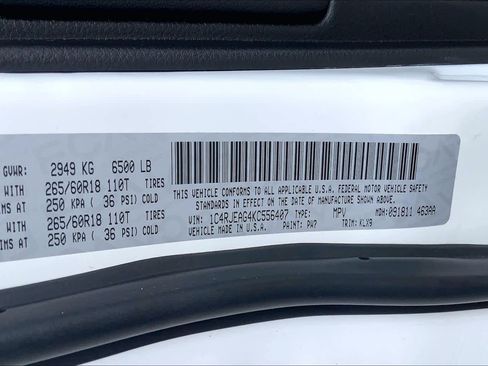 Used 2019 Jeep Grand Cherokee Laredo w/ Laredo X Package RWD image 34