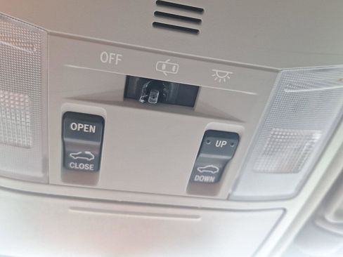 Used 2016 Toyota RAV4 XLE FWD image 29