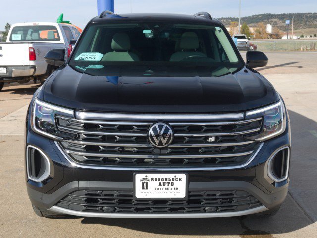 Used 2024 Volkswagen Atlas SE w/ Panoramic Sunroof Package FWD image 6