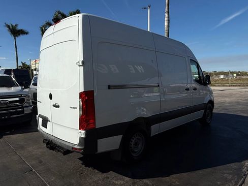 Used 2022 Mercedes-Benz Sprinter 2500 image 5