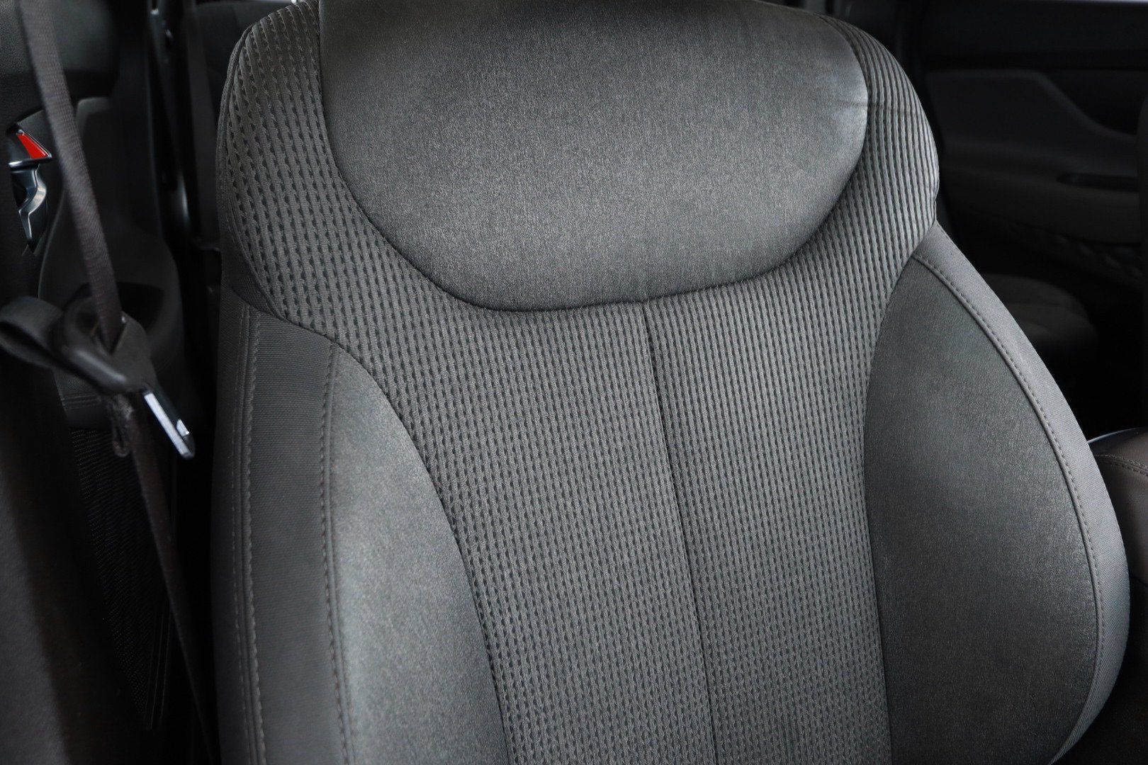 Used 2020 Hyundai Santa Fe SE FWD image 29