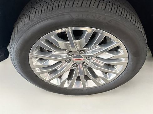 Used 2023 GMC Yukon SLE w/ LPO, Floor Liner Package AWD/4WD image 30