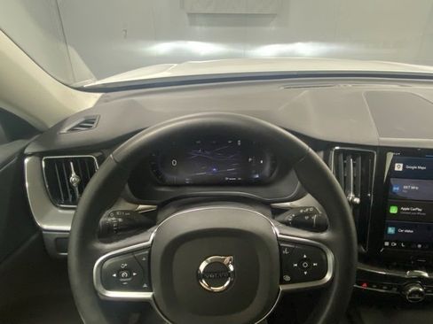 Certified 2025 Volvo XC60 B5 Core image 15