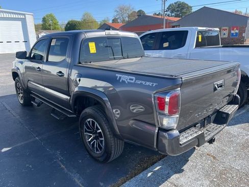 Used 2022 Toyota Tacoma TRD Sport w/ Technology Package image 2