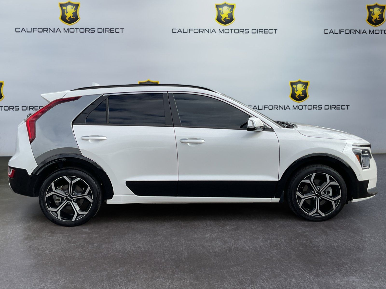 Used 2023 Kia Niro Wave FWD image 4