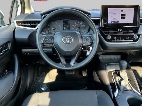 Used 2025 Toyota Corolla LE FWD image 6