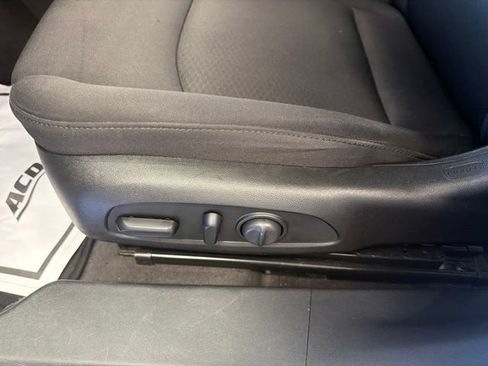 Used 2019 Chevrolet Malibu LT FWD image 19