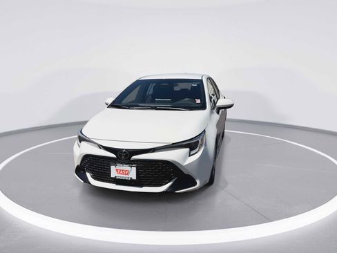 Certified 2024 Toyota Corolla SE FWD image 3