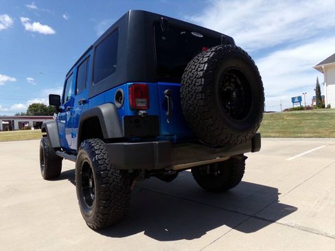 Used 2015 Jeep Wrangler Unlimited Sport AWD/4WD image 29