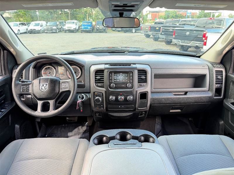 Used 2018 RAM 1500 Express AWD/4WD image 21