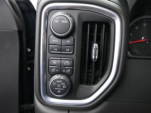 Used 2022 Chevrolet Silverado 1500 High Country image 32