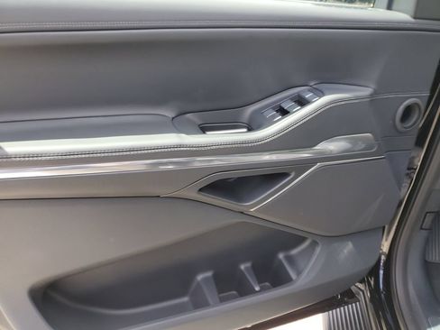 New 2026 Lincoln Navigator Premiere AWD/4WD image 18