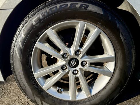 Used 2017 Hyundai Sonata SE image 6