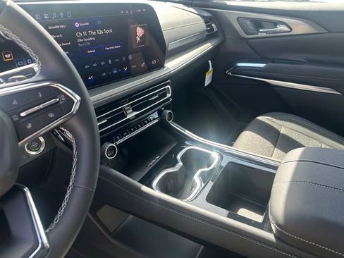 New 2026 Chevrolet Traverse LT w/ Midnight/Sport Edition AWD/4WD image 11