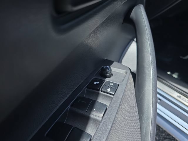 Used 2024 Toyota Corolla LE FWD image 18