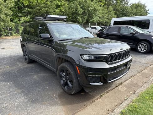 Used 2023 Jeep Grand Cherokee L Limited w/ Luxury Tech Group II AWD/4WD image 2
