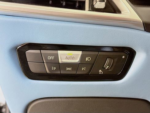 Used 2025 BMW M3 Competition image 10