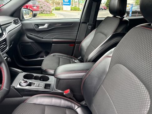 Used 2023 Ford Escape ST-Line w/ Tech Pack #1 AWD/4WD image 13