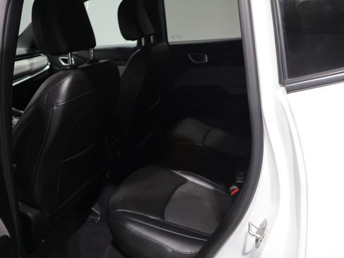 Certified 2024 Jeep Compass Latitude AWD/4WD image 27