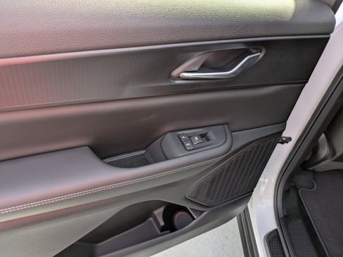 New 2025 Jeep Grand Cherokee L Laredo w/ Luxury Tech Group I image 15