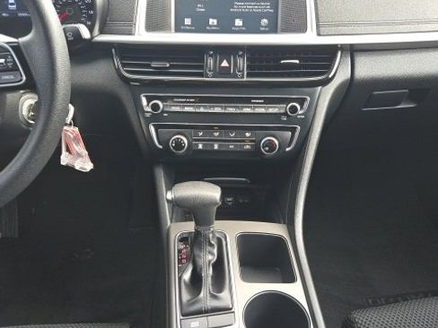 Used 2020 Kia Optima LX image 25