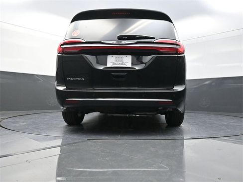 New 2026 Chrysler Pacifica Select image 22