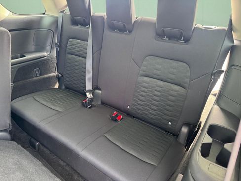 Used 2025 Nissan Pathfinder SV AWD/4WD image 16