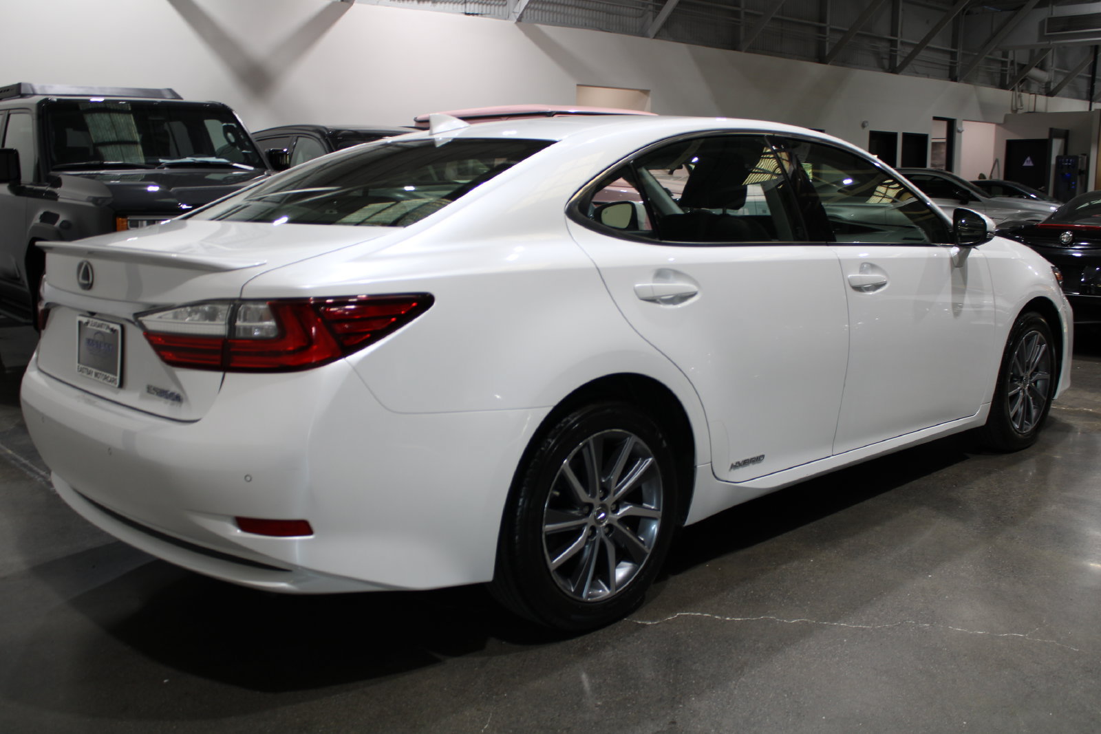 Used 2018 Lexus ES 300h w/ Navigation Package FWD image 11