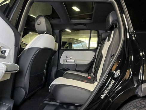 Certified 2023 Mercedes-Benz GLB 250 4MATIC image 19