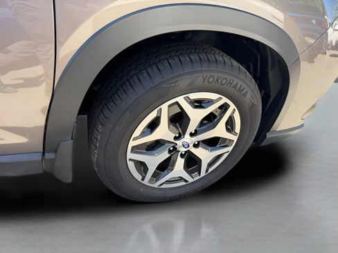 Used 2024 Subaru Forester Premium AWD/4WD image 14