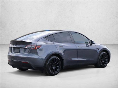 Used 2023 Tesla Model Y Long Range AWD/4WD image 5
