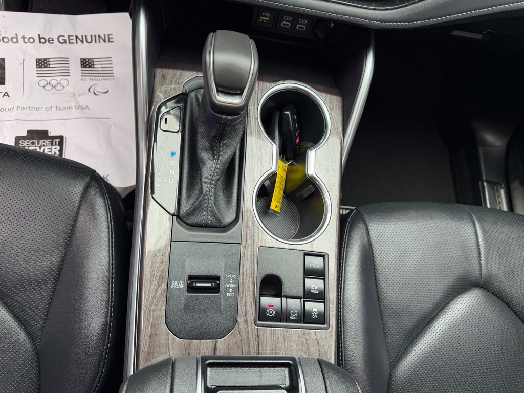 Used 2024 Toyota Highlander Platinum AWD/4WD image 22