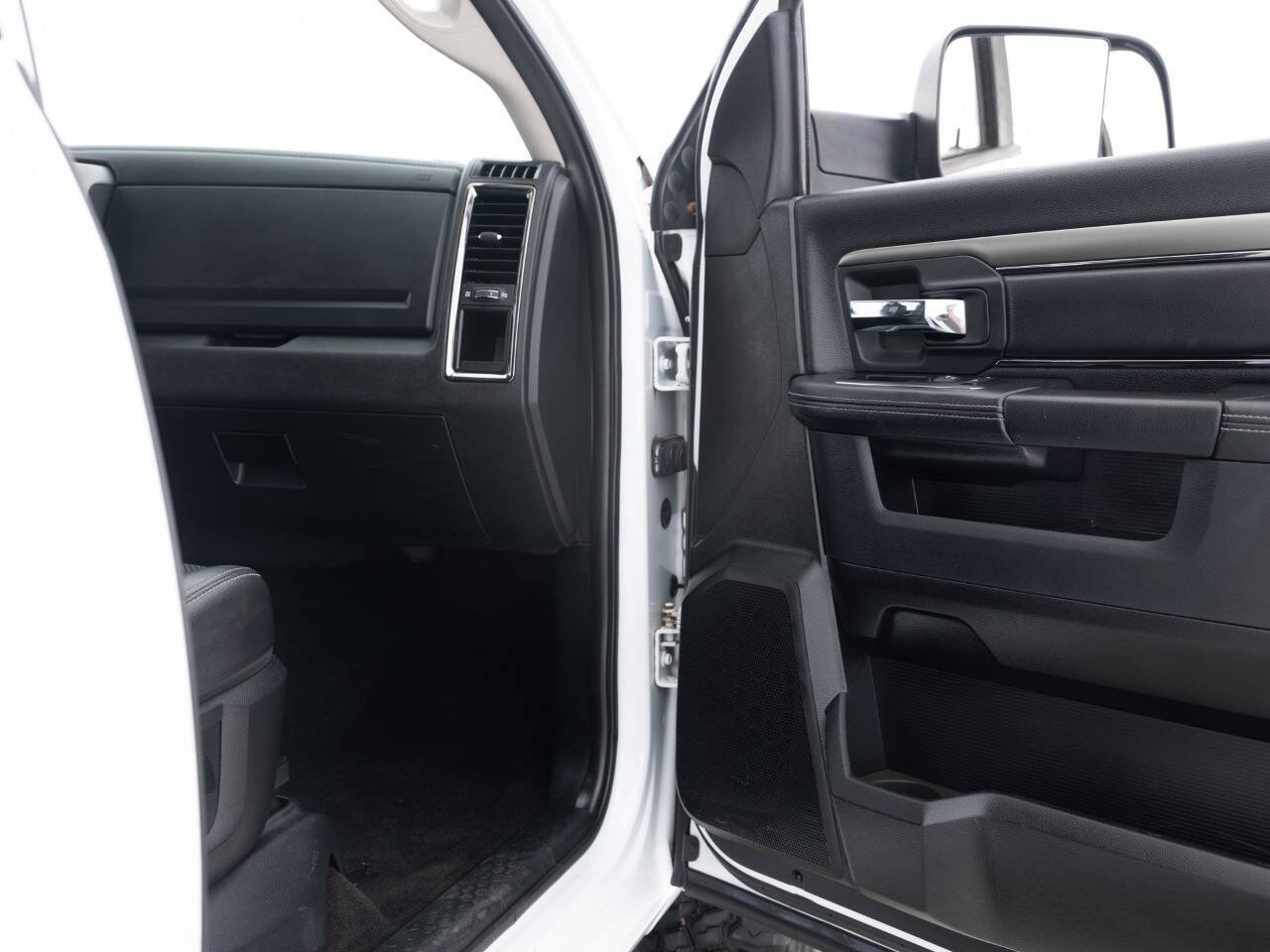 Used 2015 RAM 1500 Sport AWD/4WD image 32