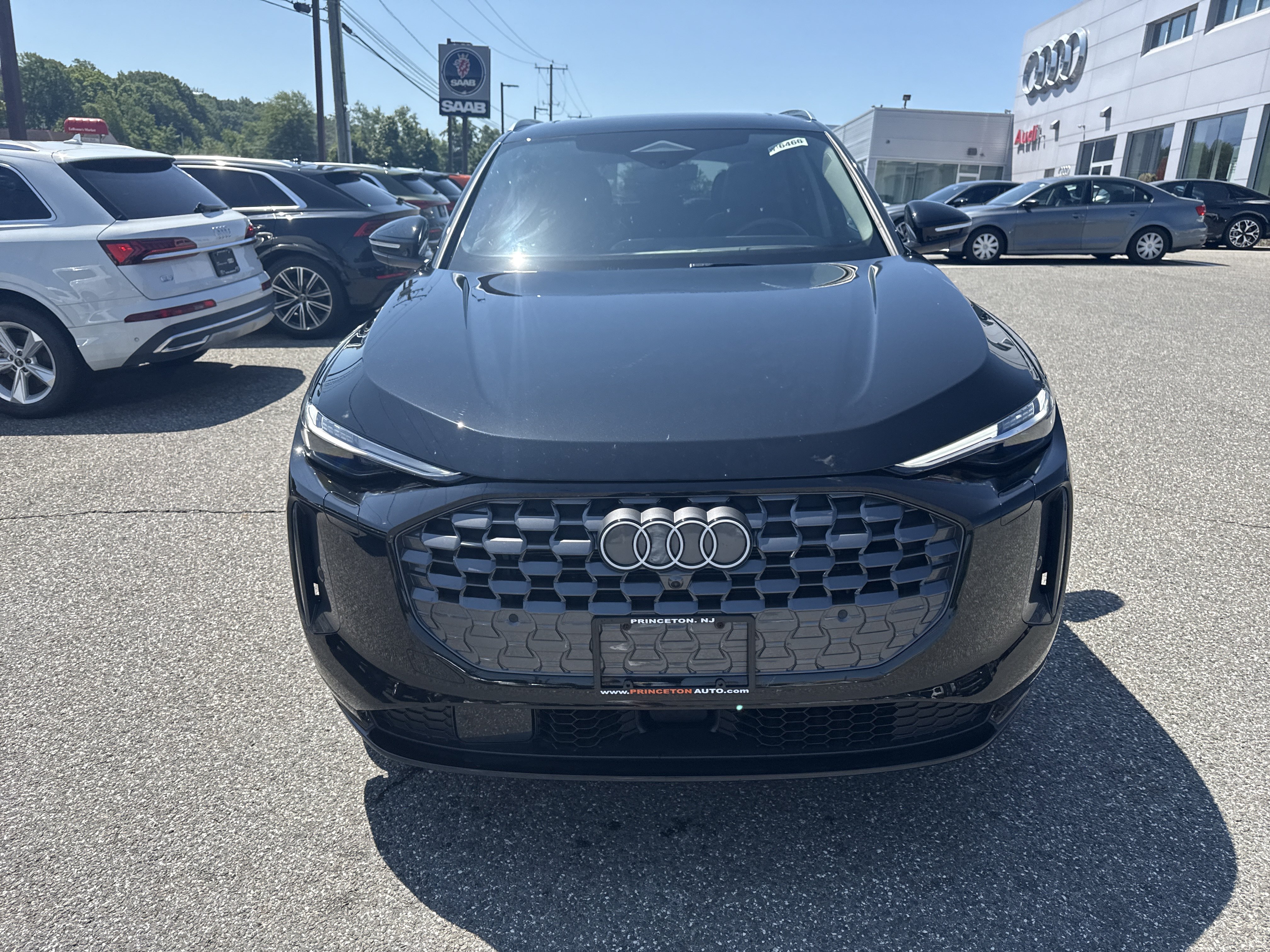 Certified 2025 Audi Q5 Premium Plus w/ Premium Plus AWD/4WD image 2