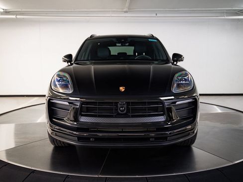 Certified 2026 Porsche Macan AWD/4WD image 10