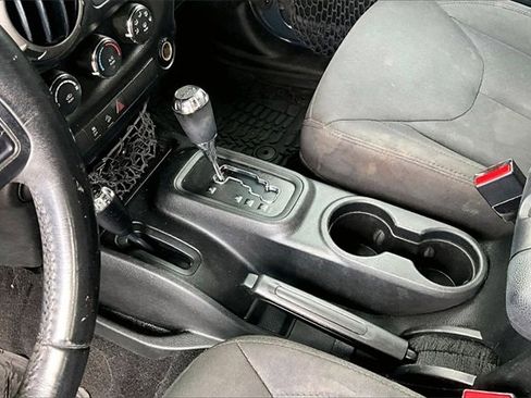 Used 2016 Jeep Wrangler Sport image 15