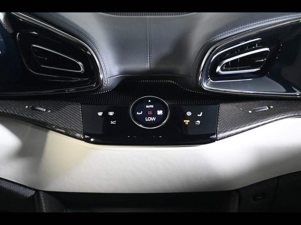 Used 2026 Ferrari Purosangue AWD/4WD image 18
