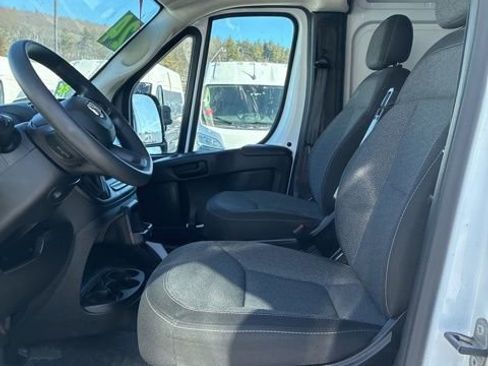 Used 2025 RAM ProMaster 2500 w/ Convenience Group image 17