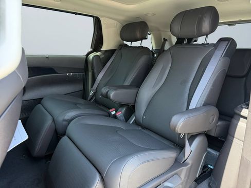 New 2026 Kia Carnival SX Prestige FWD image 13