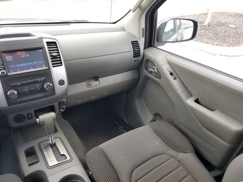 Used 2019 Nissan Frontier Desert Runner image 21