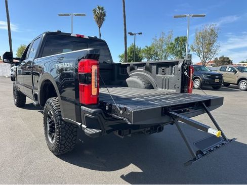 New 2026 Ford F250 Platinum w/ Tremor Off-Road Package image 19