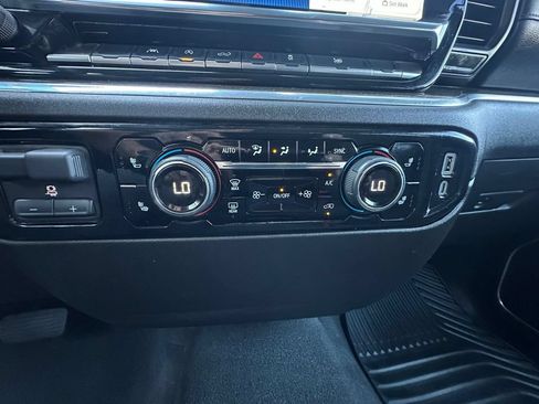 Certified 2025 Chevrolet Silverado 1500 LT AWD/4WD image 35