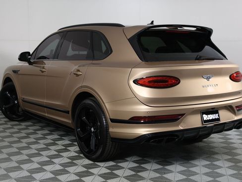 Used 2023 Bentley Bentayga image 3