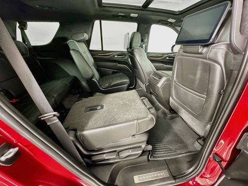 Used 2024 Cadillac Escalade Sport Platinum w/ LPO, Floor Liner Package AWD/4WD image 32