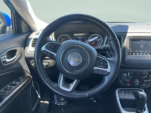 Used 2020 Jeep Compass Latitude FWD image 16